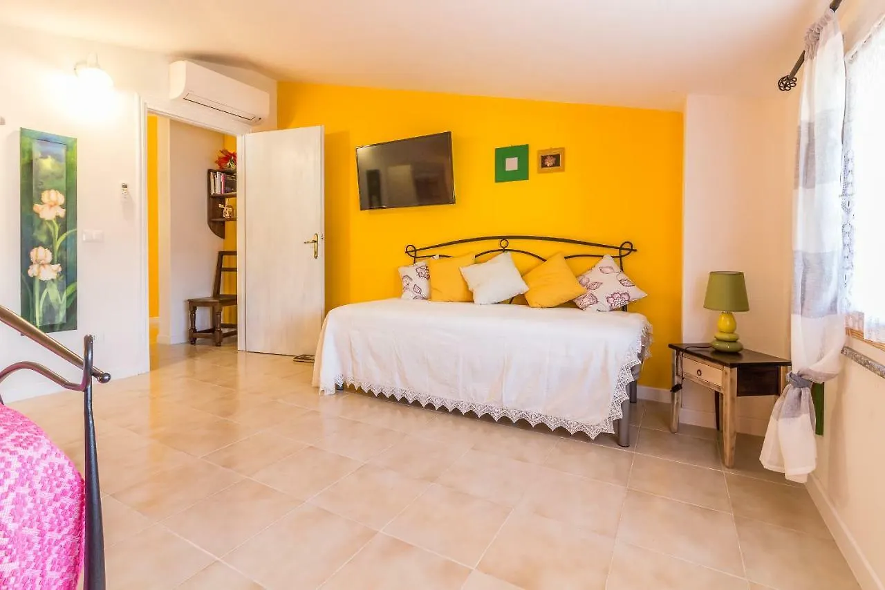 Casa Vacanze Nonna Mariuccia Padru Διαμέρισμα